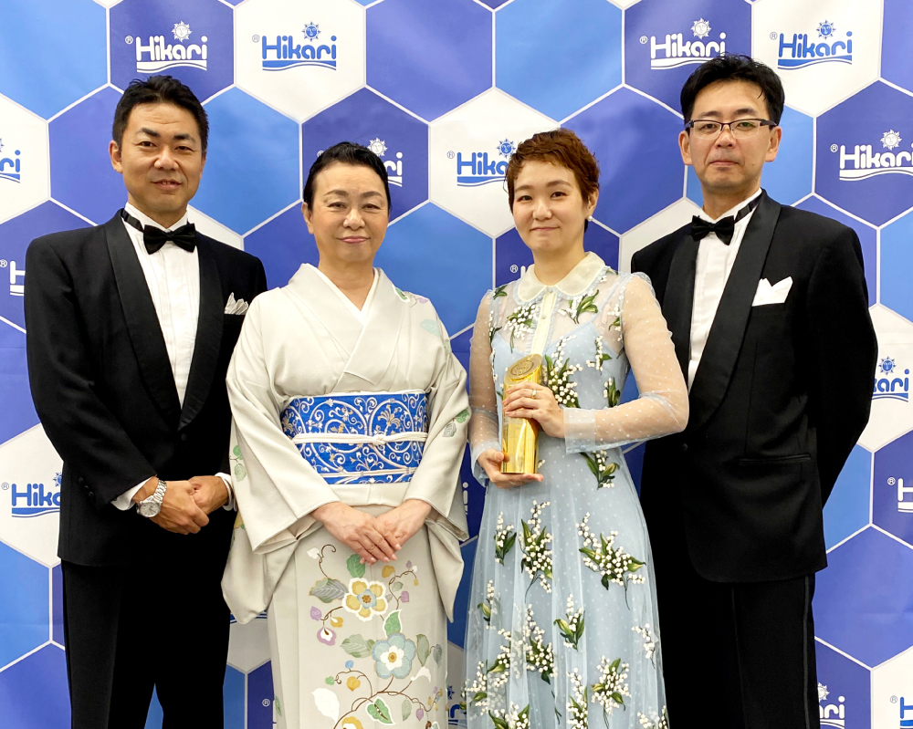 為 Hikari 高夠力二度榮獲『年度品牌大獎』喝采！